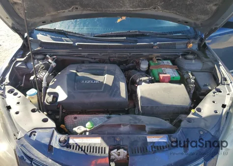 2010 Suzuki Kizashi Sls z USA, uszkodzony, nr VIN JS2RF9A73A6100331